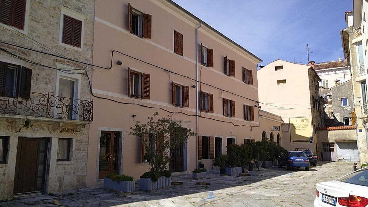 Apartments Rauch Pula Extérieur photo