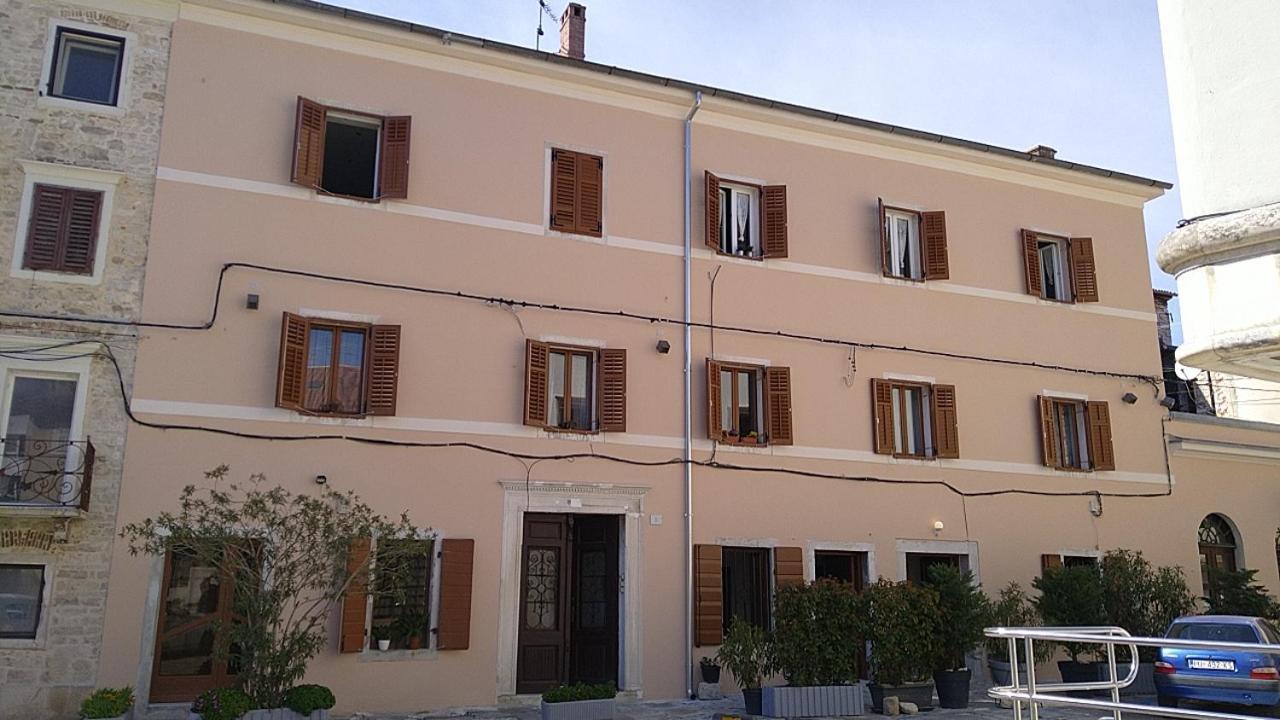 Apartments Rauch Pula Extérieur photo