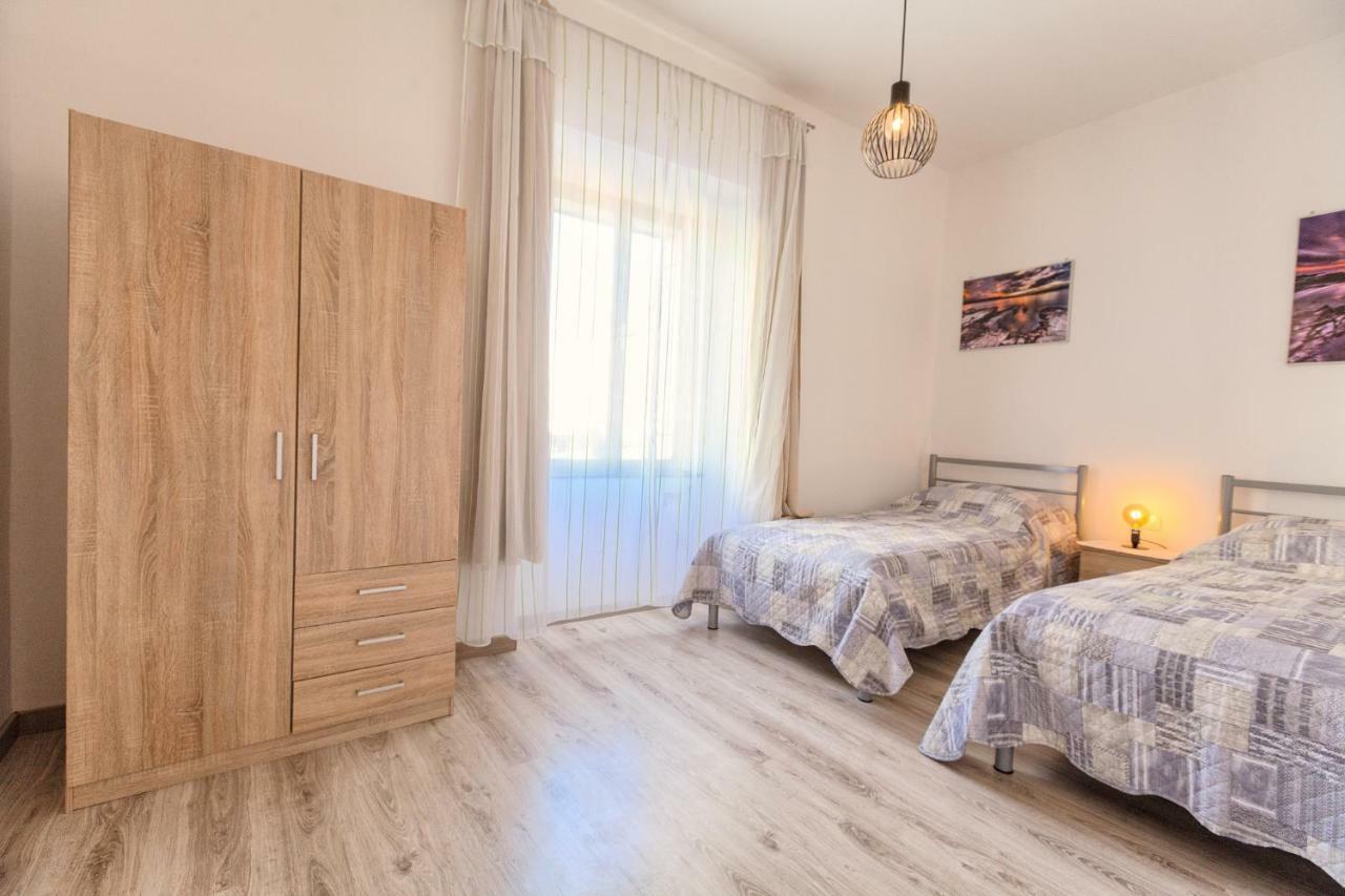 Apartments Rauch Pula Extérieur photo