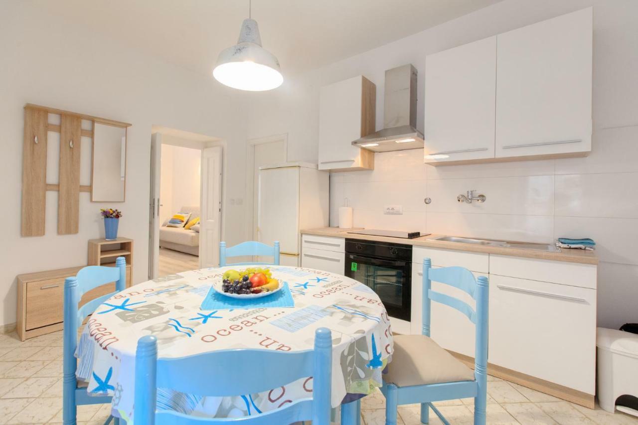 Apartments Rauch Pula Extérieur photo